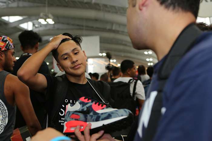 sneaker-con-X159814_TK1_216.jpg