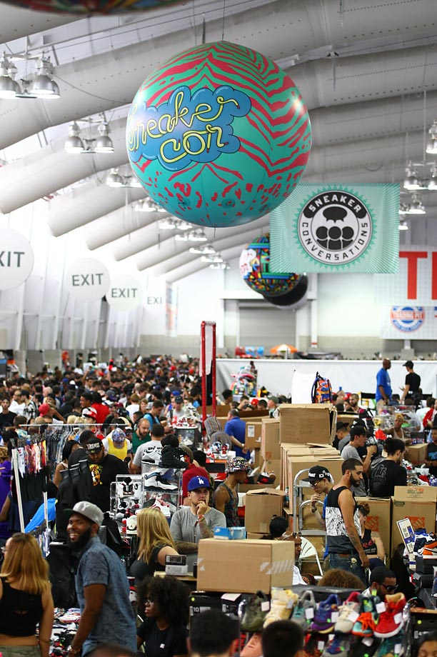sneaker-con-X159819_TK1_132.jpg