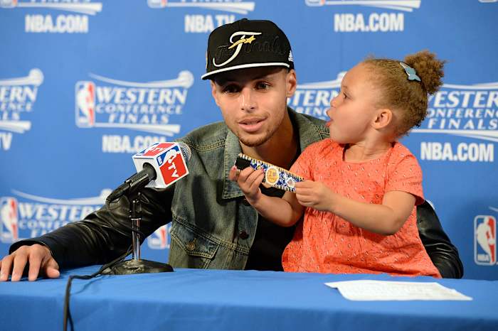 2015-0527-Stephen-Curry-daughter-Riley_0.jpg