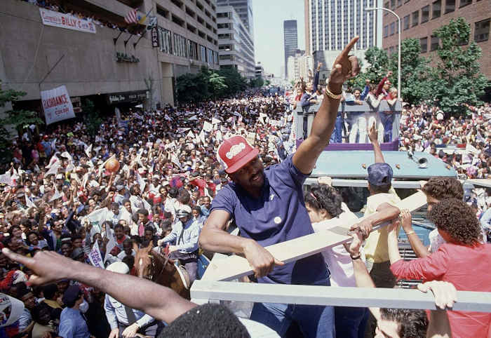 1983-Moses-Malone-001302001.jpg