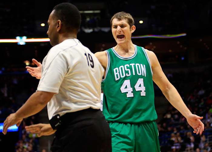 Tyler-Zeller-James-Capers-2015-0207-foul-face-react.jpg