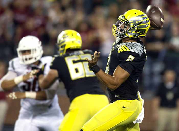 2014-0920-Oregon-Washington-State-Marcus-Mariota.jpg