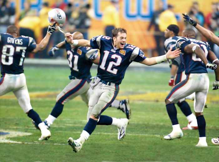 2004-Super-Bowl-XXXVIII-Tom-Brady-006308547_0.jpg