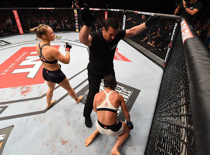 Ronda-Rousey-defeats-bethe-correia-2.jpg