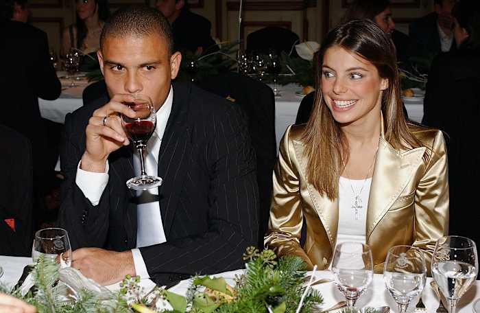 2004-1213-Ronaldo-girlfriend-Daniela-Cicarelli.jpg