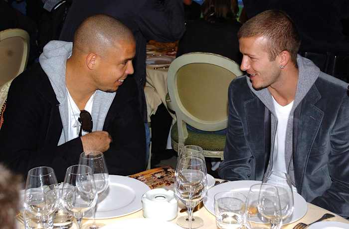 2004-1220-Ronaldo-David-Beckham.jpg