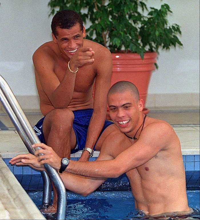 1999-0901-Rivaldo-Ronaldo.jpg
