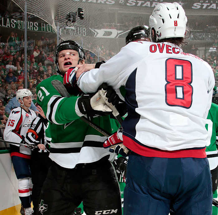 Antoine-Roussel-Alex-Ovechkin.jpg