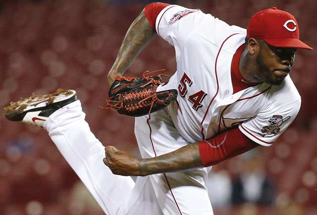 aroldis-chapman-reds-hot-stove.jpg