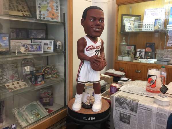 lebron-bobblehead