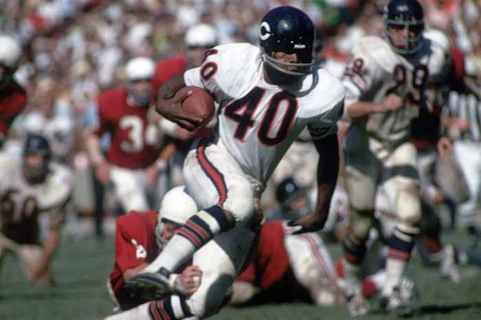 40-Gale-Sayers-080087578.jpg