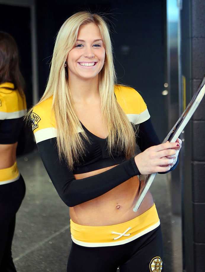Boston-Bruins-Ice-Girls-482150103031_Senators_at_Bruins.jpg