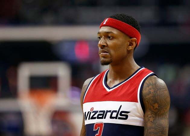 bradley_beal_washington_wizards_wait_2016_cap_hold.jpg