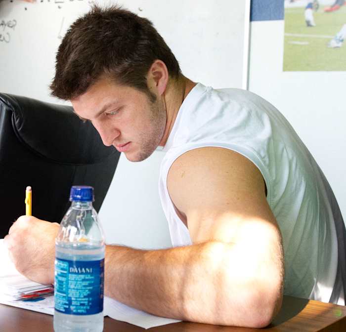 Tim-Tebow-opqi-57241.jpg