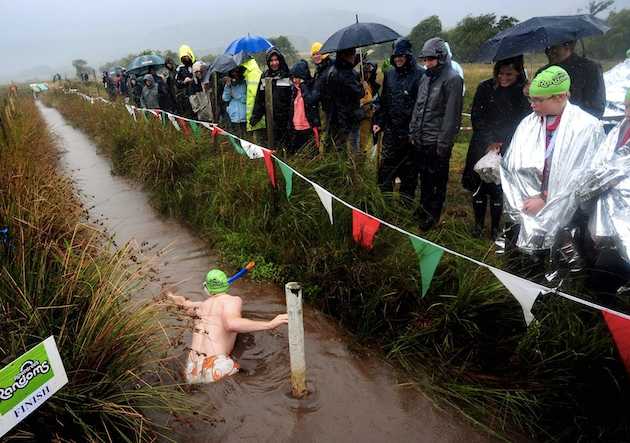 world-bog-snorkelling-championships-crowd.jpg