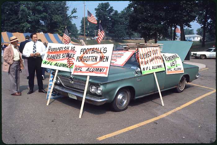 players-strike-1974-alumni-car-ji.jpg