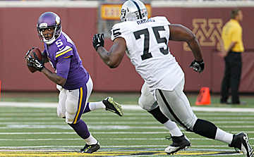 With his ability to throw on the move, it might only be a matter of time before Bridgewater is the starter in Minnesota. (Ann Heisenfelt/AP)