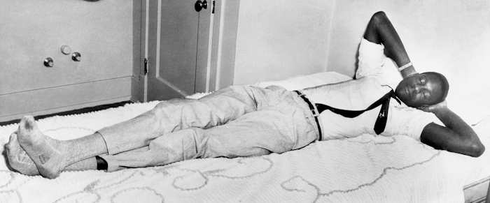 1956-bill-russell-sleeping.jpg