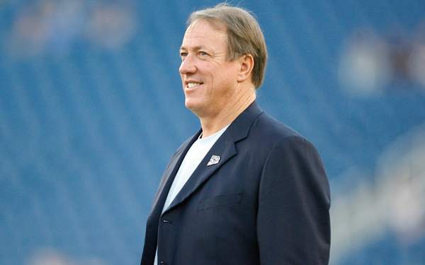 Doctor for ex-Bills QB Jim Kelly expect a speedy recovery following surgery to treat jawbone cancer. (Photo by Jim Rogash/Getty Images)