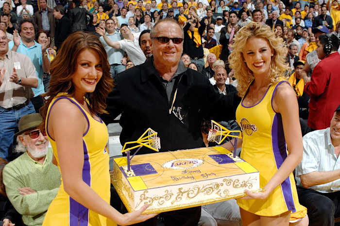 Jack-Nicholson-Lakers-birthday-cake.jpg