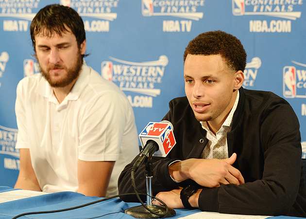 andrew-bogut-stephen-curry-warriors-rockets-game-2-2015-nba-playoffs.jpg