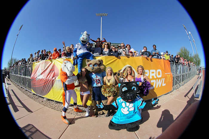 02-Pro_Bowl_Cheer-BY5_4911_0.jpg