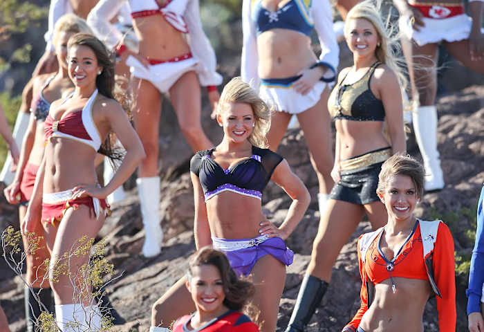 02-Pro_Bowl_Cheer-BY-0856_0.jpg