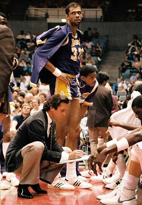 Kareem with coach Pat Riley in 1984.