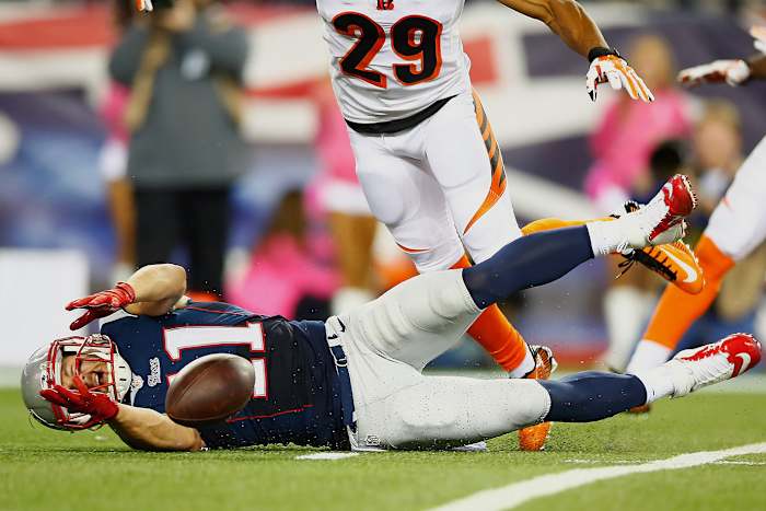 Julian-Edelman-dropped-pass.jpg