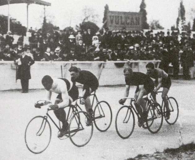 Taylor leads Poulain, Ellegaard and Friol at the Buffalo Velodrome before a capacity crowd, Paris, 1908. Jules Beau collection, Bibliotheque Nationale, Paris.