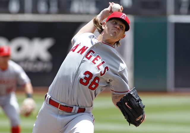 jered-weaver-los-angeles-angels-hip-injury.jpg