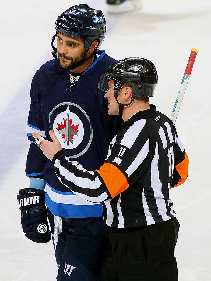 Winnipeg-Jets-Dustin-Byfuglien.jpg