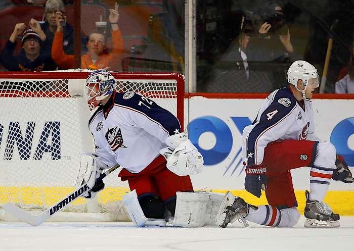 Columbus-Blue-Jackets-Sergei-Bobrovsky-Kevin-Connauton.jpg