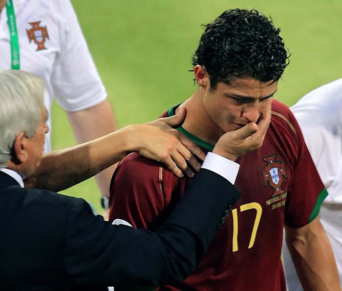 2006-cristiano-ronaldo-crying.jpg