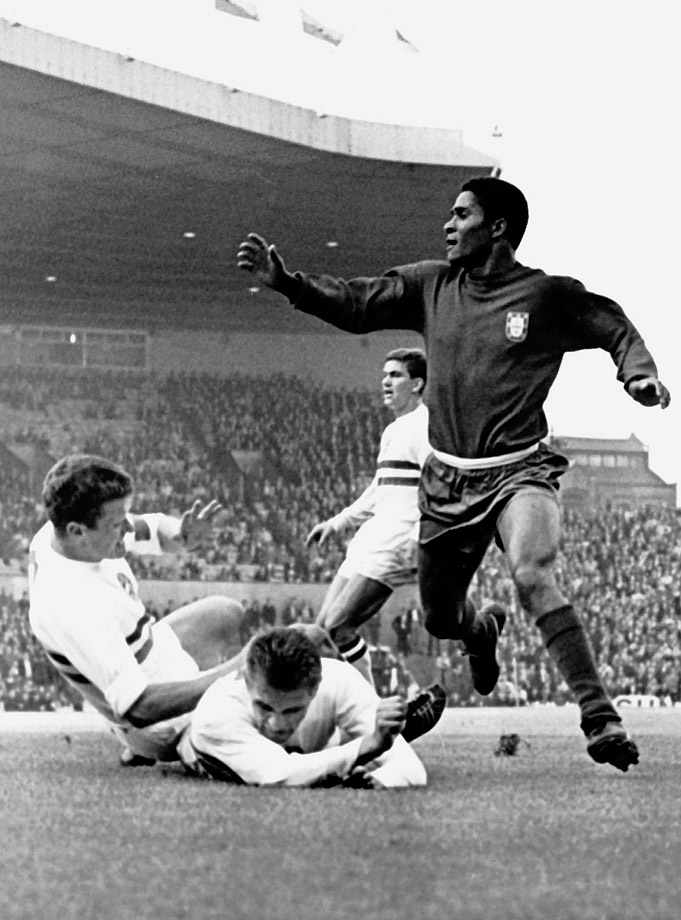 1966-eusebio-vs-hungary.jpg