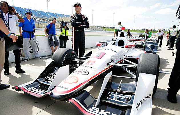 helio-castroneves-iowa-pit-AP-Charlie-Neibergall.jpg