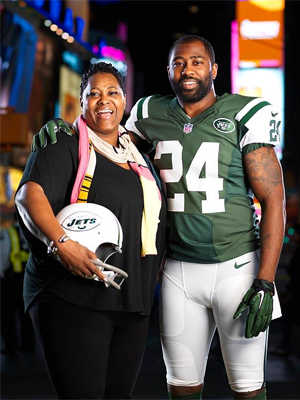darrelle-revis-mother.jpg