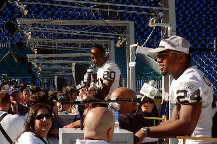 2003-Super-Bowl-XXXVII-Media-Day-Jerry-Rice-Charles-Woodson.jpg