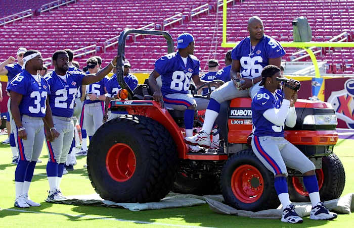 2001-Super-Bowl-XXXV-Media-Day-Giants-tractor.jpg