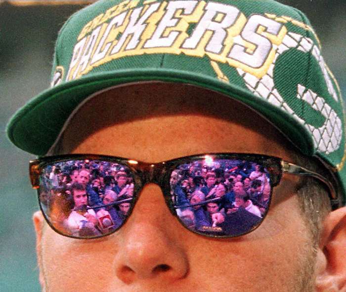 1997-Super-Bowl-XXXI-Media-Day-Brett-Favre.jpg
