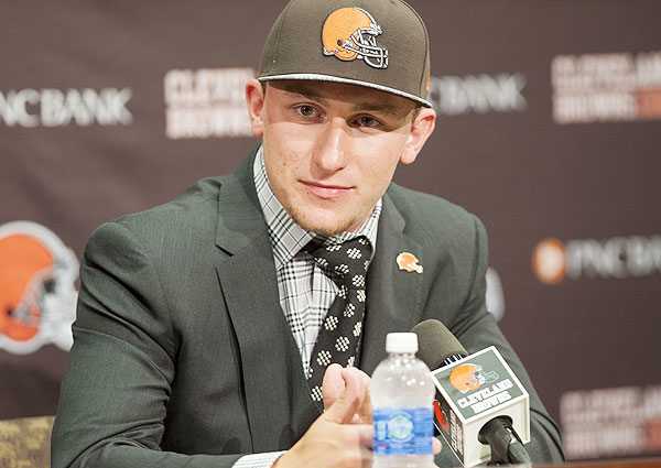 Johnny Manziel sends mid-draft text to Cleveland Browns: 'Hurry up and draft me'