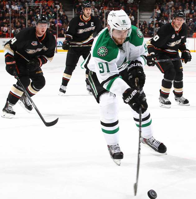 Drafted in 2010 by the Boston Bruins, center Tyler Seguin has a meticulous workout that produces results you can see in his psychical play on the ice for his current team, the Dallas Stars.