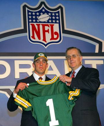 Aaron Rodgers and then NFL commissioner Paul Tagliabue at the 2005 draft. (Chris Trotman/Getty Images)