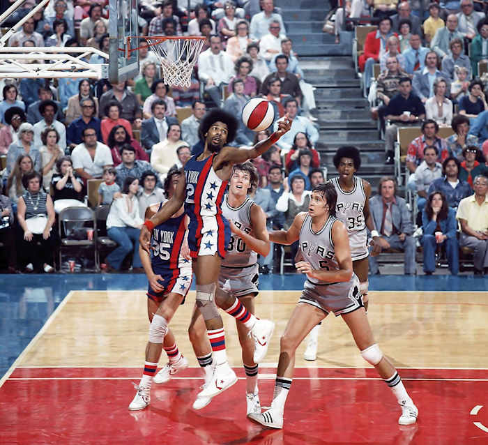 1976-Julius-Erving-001287565.jpg