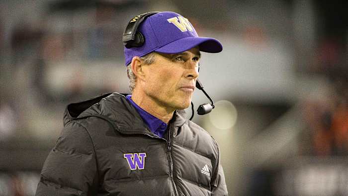 Washington football Chris Petersen during a game.