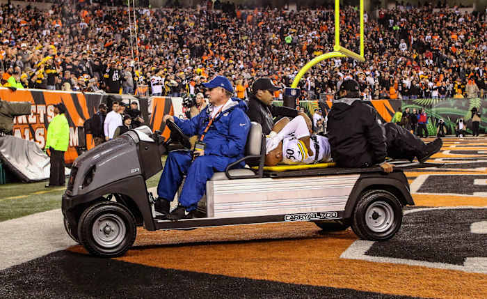 Ryan Shazier carted off after spine injury