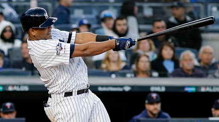 Edwin Encarnacion Signs White Sox