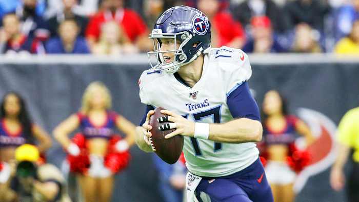 The Titans’ QB was steady as usual, throwing for 198 yards and two TDs on just 20 attempts.