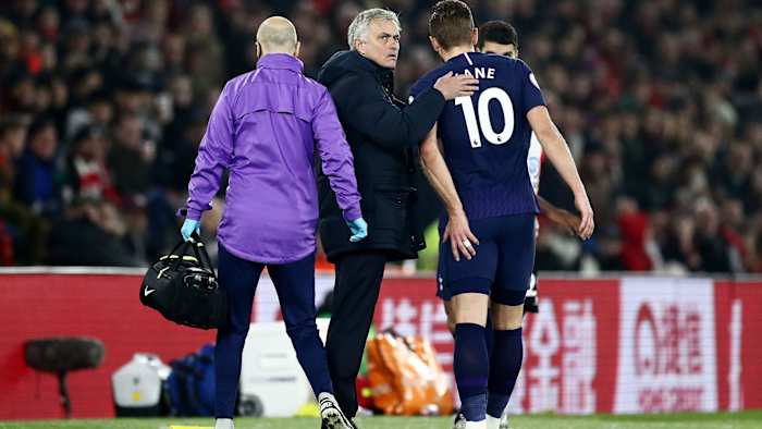 Harry Kane suffers a hamstring injury