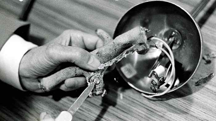 Onischenko’s épée had a button in the handle that allowed him to score at will.